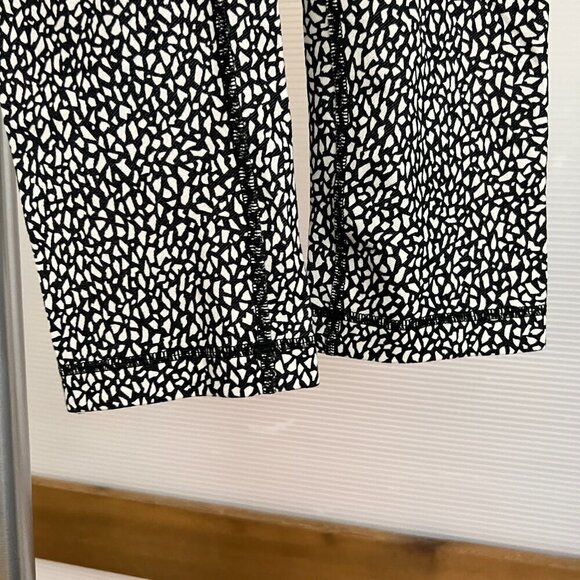 Lululemon Wunder Under Crop Hi-Rise Active Leggings Miss Mosaic Black Sz 8 - Picture 5 of 14